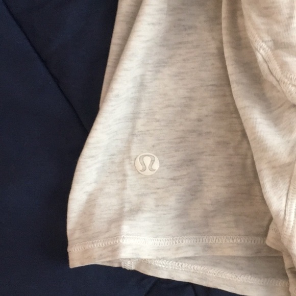 Lululemon gray long sleeved top - Picture 2 of 3